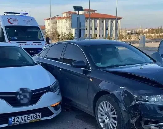 Karaman’da bulvar üzerinde feci çarpışma: Otomobiller birbirine girdi! | YEREL HABERLER